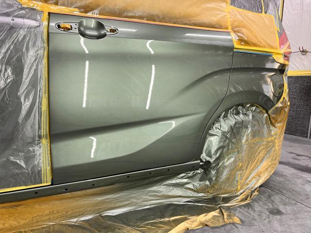 フリード　事故修理　傷ヘコミ　※販売　買取　車検　整備　故障　板金塗装　塗装　輸入車　全塗装　カスタム　車高調　マフラー　エアロ　エンジンオイル交換　岐阜　愛知　柳津　羽島　岐南　笠松　一宮　名古屋