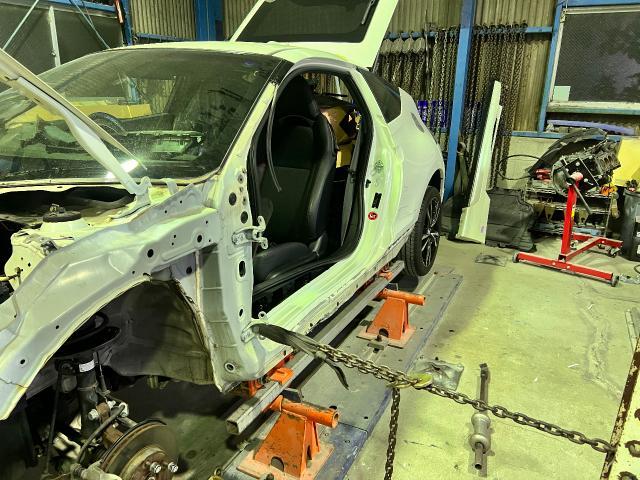 ＣＲ－Ｚ　事故修理　板金　塗装　※販売　買取　車検　整備　故障　傷ヘコミ　輸入車　ロードスター  　全塗装　カスタム　車高調　マフラー　エアロ　エンジンオイル交換　岐阜　愛知　柳津　羽島　岐南　笠松　一宮　名古屋