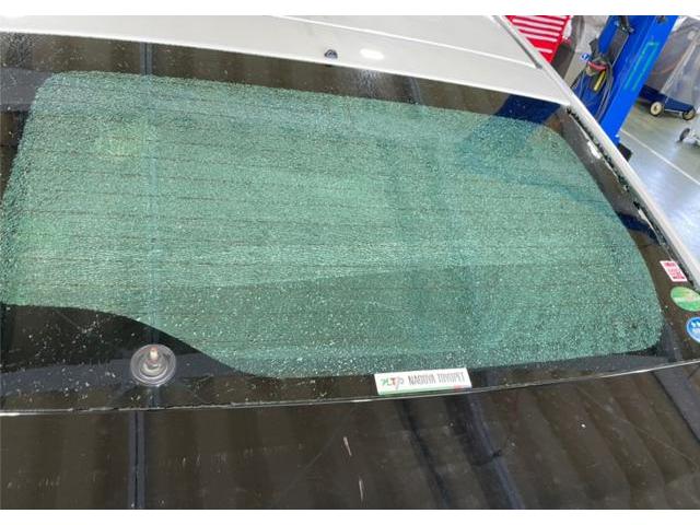 トヨタ　プリウス　鈑金　板金　修理　ガラス　交換　刈谷　高浜　安城　東浦　知立　岡崎　豊田　豊明　大府　三河　愛知　ガラス交換　名古屋