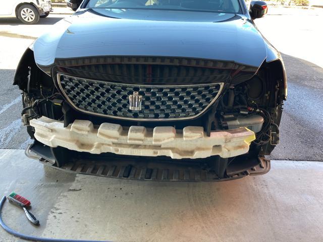 トヨタ　クラウン
ヘッドライト修理クリアー塗装　安城市からのお客様