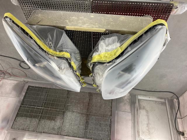 トヨタ　クラウン
ヘッドライト修理クリアー塗装　安城市からのお客様