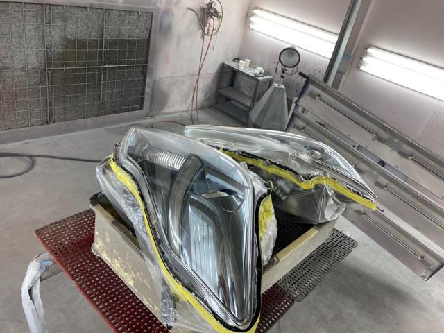 トヨタ　クラウン
ヘッドライト修理クリアー塗装　安城市からのお客様