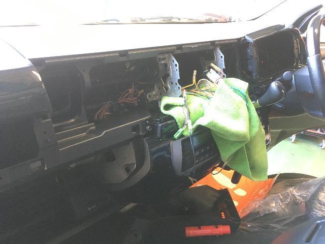 トヨタ ハイエース レジアスエース 4型 ワイド ミドルルーフ アルパイン XF11 ビック11 フローティングナビ 取付 バックカメラ取付 ドラレコ取付 監視システム付 名古屋市中川区