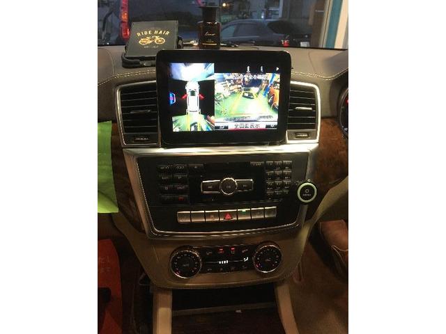 メルセデスベンツ Mクラス ML350 w166 ナビモニター持込 交換 メルセデスベンツ Mクラス ML350 w166 ナビモニター持込 交換