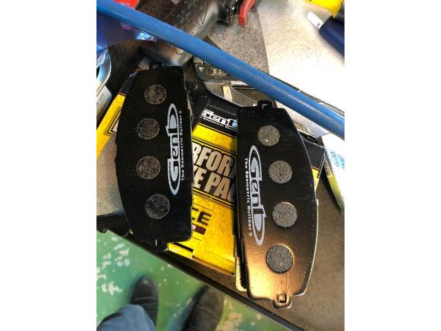 トヨタ　ハイエース　4型　スーパーGL KDH201V タイヤ組み替え　バランス調整　玄武ブレーキパッド交換　アルパインフローティングナビ修理　脱着　取付　名古屋市中川区