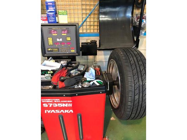 トヨタ　ハイエース　4型　スーパーGL KDH201V タイヤ組み替え　バランス調整　玄武ブレーキパッド交換　アルパインフローティングナビ修理　脱着　取付　名古屋市中川区