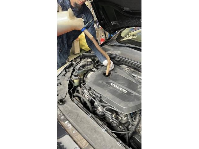ボルボ　Ｖ６０T4Rデザイン　DBA-FB416T名古屋市緑区車検　大府市ボルボ土日修理　名古屋市南区ボルボキャリパー塗装　名古屋市緑区V60鈑金修理　名古屋市瑞穂区V60車検　整備鈑金作業実績年間4000台超
