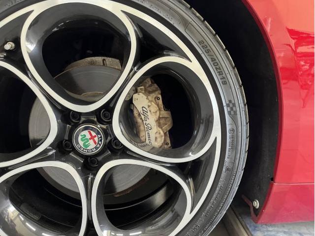 アルファロメオ ジュリア 名古屋市緑区土日キャリパー塗装 大府市キャリパー塗装 名古屋市南区アルファロメオ車検 名古屋市天白区アルファロメオ修理 名古屋市緑区土日輸入車キャリパー塗装 整備鈑金作業実績年間5800台超