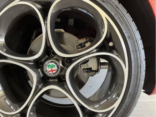 アルファロメオ ジュリア 名古屋市緑区土日キャリパー塗装 大府市キャリパー塗装 名古屋市南区アルファロメオ車検 名古屋市天白区アルファロメオ修理 名古屋市緑区土日輸入車キャリパー塗装 整備鈑金作業実績年間5800台超