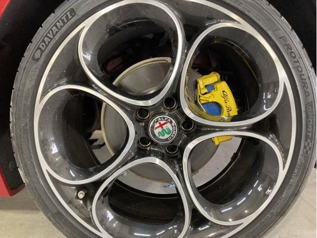 アルファロメオ ジュリア 名古屋市緑区土日キャリパー塗装 大府市キャリパー塗装 名古屋市南区アルファロメオ車検 名古屋市天白区アルファロメオ修理 名古屋市緑区土日輸入車キャリパー塗装 整備鈑金作業実績年間5800台超