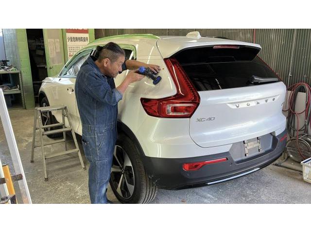 ボルボ XC40 アルティメットB4 AWD ダークエディション 名古屋市緑区ボルボ修理 大府市輸入車凹み修理 名古屋市昭和区XC40車検 名古屋市瑞穂区ボルボ販売 名古屋市緑区輸入車販売 整備鈑金作業実績年間5800台超