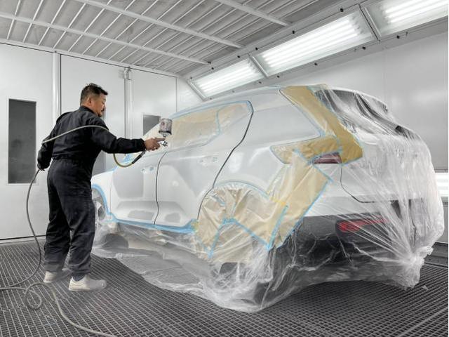 ボルボ XC40 アルティメットB4 AWD ダークエディション 名古屋市緑区ボルボ修理 大府市輸入車凹み修理 名古屋市昭和区XC40車検 名古屋市瑞穂区ボルボ販売 名古屋市緑区輸入車販売 整備鈑金作業実績年間5800台超