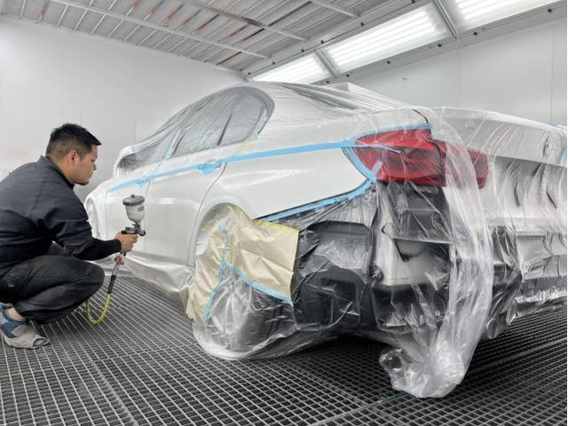 ＢＭＷ　３シリーズ　320d　名古屋市緑区輸入車鈑金修理　大府市土日BMW3凹み修理　東海市土日輸入車鈑金見積もり　名古屋市天白区輸入車修理　名古屋市緑区土日BMW車検　整備鈑金作業実績年間5800台超