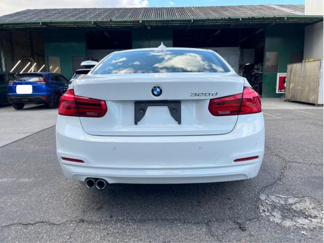 ＢＭＷ　３シリーズ　320d　名古屋市緑区輸入車鈑金修理　大府市土日BMW3凹み修理　東海市土日輸入車鈑金見積もり　名古屋市天白区輸入車修理　名古屋市緑区土日BMW車検　整備鈑金作業実績年間5800台超