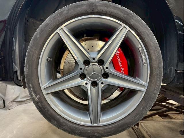 メルセデス・ベンツ　Ｃクラスステーションワゴン　RBA-205242　名古屋市緑区輸入車キャリパー塗装　名古屋市土日ベンツキャリパー塗装　大府市土日ベンツCクラス車検　刈谷市土日ベンツ修理　整備鈑金作業実績年間5800台超