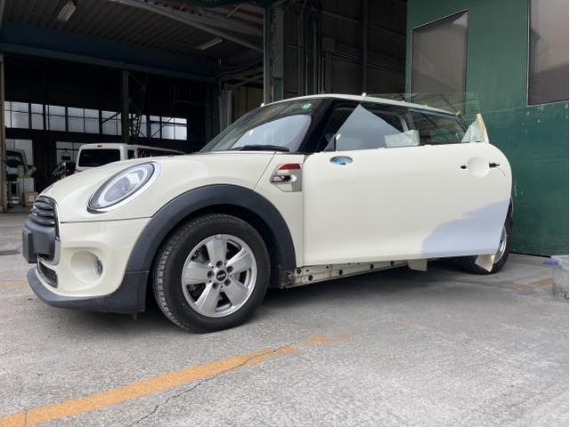 ＭＩＮＩヴィクトリア　3BA-XR15W　令和３　名古屋市緑区MINI販売車両鈑金塗装　大府市土日輸入車修理　名古屋市天白区MINI車検　名古屋市土日輸入車販売　刈谷市MINI修理　整備鈑金作業実績年間5800台超