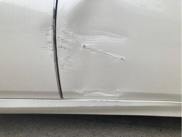 トヨタ　クラウンハイブリッド　S　名古屋市緑区土日キズ・凹み修理　大府市クラウン車検見積もり　名古屋市土日鈑金塗装　豊明市クラウンハイブリッド修理　名古屋市緑区クラウン車検　名古屋市緑区買い取り査定　整備鈑金作業実績年間5800台超