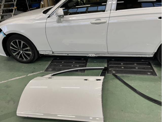 トヨタ　クラウンハイブリッド　S　名古屋市緑区土日キズ・凹み修理　大府市クラウン車検見積もり　名古屋市土日鈑金塗装　豊明市クラウンハイブリッド修理　名古屋市緑区クラウン車検　名古屋市緑区買い取り査定　整備鈑金作業実績年間5800台超