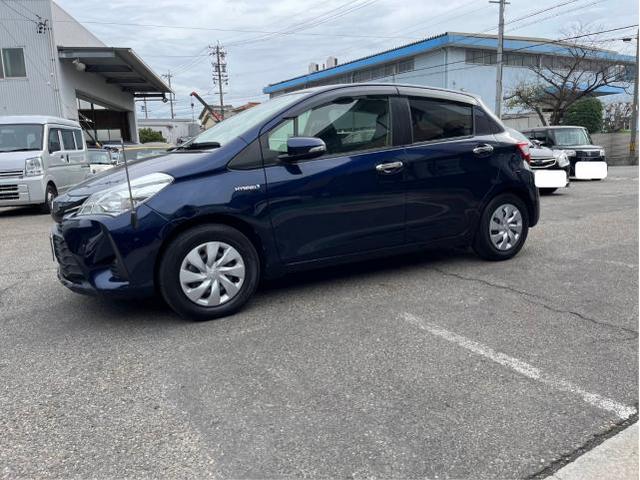 トヨタ　ヴィッツハイブリッドFセーフティーエディション　キズ・凹み直し　名古屋市緑区鈑金塗装　大府市土日ヴィッツ車検　東海市土日ヴィッツ凹み修理　名古屋市南区鈑金塗装見積もり　整備鈑金作業実績年間5800台超