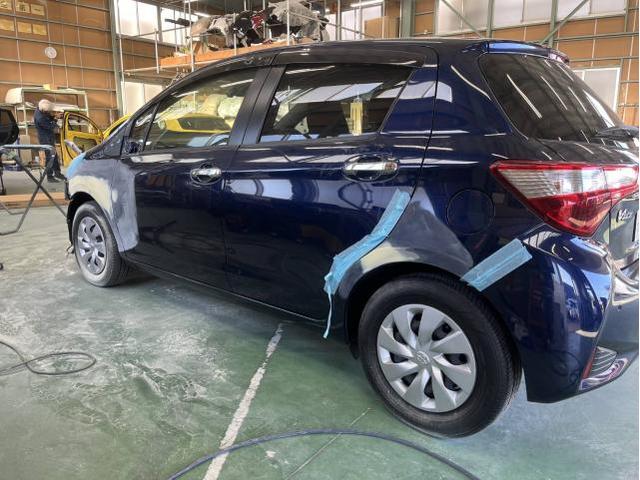 トヨタ　ヴィッツハイブリッドFセーフティーエディション　キズ・凹み直し　名古屋市緑区鈑金塗装　大府市土日ヴィッツ車検　東海市土日ヴィッツ凹み修理　名古屋市南区鈑金塗装見積もり　整備鈑金作業実績年間5800台超