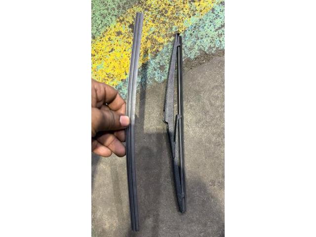 トヨタ　シエンタ　車検
名古屋市緑区土日車検整備鈑金修理