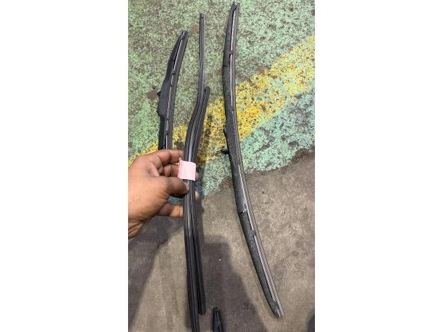 トヨタ　シエンタ　車検
名古屋市緑区土日車検整備鈑金修理