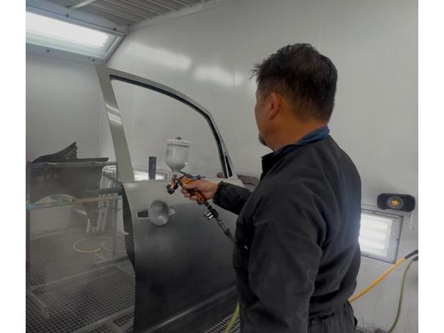 名古屋市緑区 整備 車検 板金 塗装 中古車 車検整備 車修理 オイル交換 整備記録 中古車 会社紹介 自動車整備 車点検 整備板金作業実績年間5800台超
