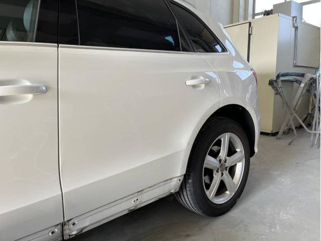 アウディ　Ｑ５　名古屋市緑区土日キズ凹み修理　大府市土日アウディ鈑金見積もり　東海市土日Q5車検　名古屋市天白区アウディ傷修理　刈谷市土日鈑金塗装修理　名古屋市土日輸入車修理　整備鈑金作業実績年間5800台超