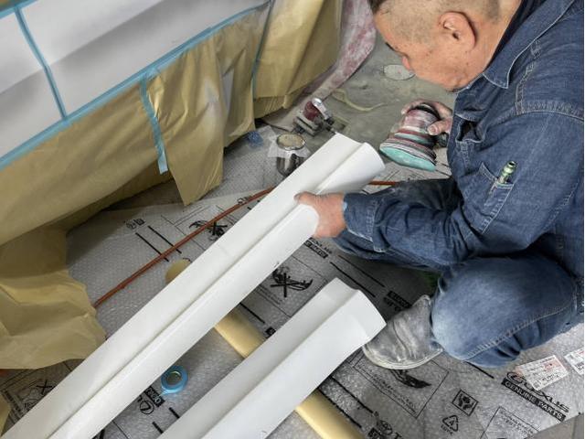 アウディ　Ｑ５　名古屋市緑区土日キズ凹み修理　大府市土日アウディ鈑金見積もり　東海市土日Q5車検　名古屋市天白区アウディ傷修理　刈谷市土日鈑金塗装修理　名古屋市土日輸入車修理　整備鈑金作業実績年間5800台超