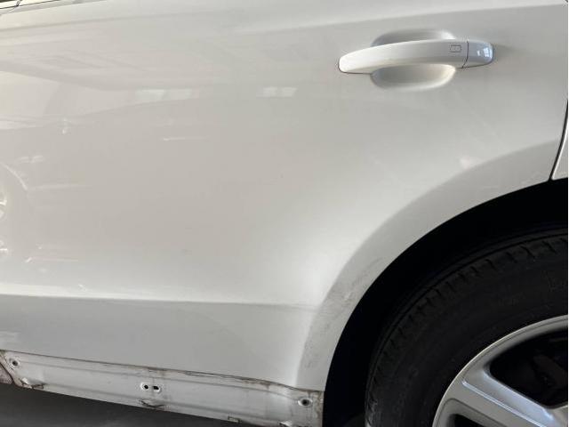 アウディ　Ｑ５　名古屋市緑区土日キズ凹み修理　大府市土日アウディ鈑金見積もり　東海市土日Q5車検　名古屋市天白区アウディ傷修理　刈谷市土日鈑金塗装修理　名古屋市土日輸入車修理　整備鈑金作業実績年間5800台超