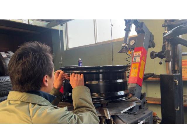 整備士の1日 仕事紹介 仕事密着 名古屋市緑区 整備 車検 板金 塗装 中古車 車検整備 車修理 オイル交換 整備記録 中古車 会社紹介 自動車整備 車点検 整備板金作業実績年間5800台超
