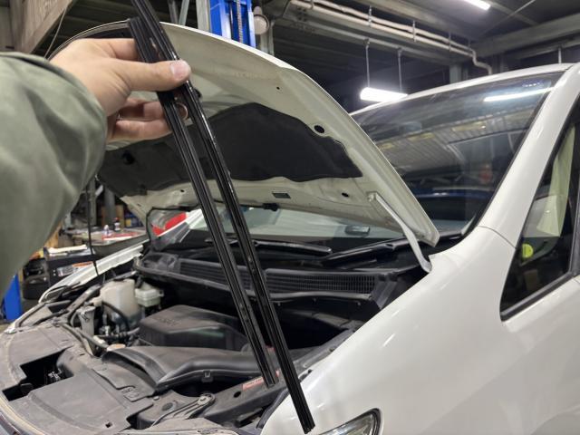 日産　セレナ　車検 　国産車　輸入車車検　部品持込み　鈑金整備　土日祝車検