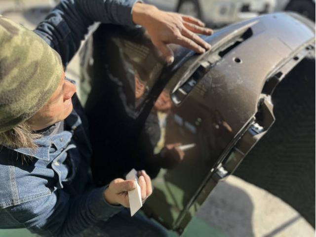 三菱　アウトランダーＰＨＥＶ　左後ろキズシートベルト挟みのへこみ修理　名古屋市凹み修理　大府市部分修理　　東海市土日左後ろ傷修理　刈谷市鈑金塗装　名古屋市アウトランダー修理　整備鈑金作業実績年間5800台超