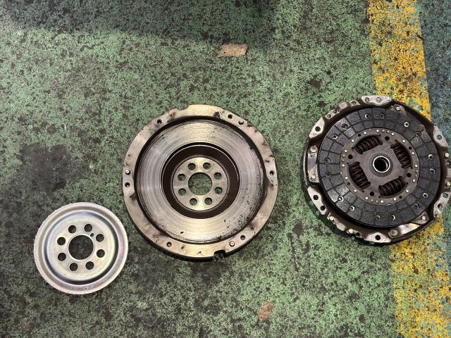 トヨタヤリス　エンジン交換　MXPA10 名古屋市緑区土日祝車検　名古屋市南区ヤリス修理　大府市ヤリス車検　名古屋市天白区ヤリス車検　豊明市ヤリス修理　東海市ヤリス修理　整備鈑金実績年間5800台超