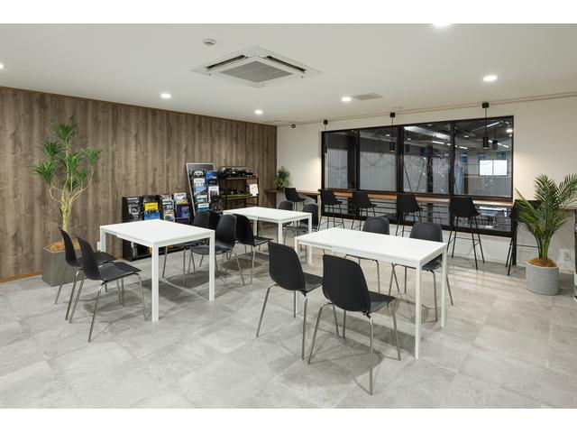 スタッフ紹介2