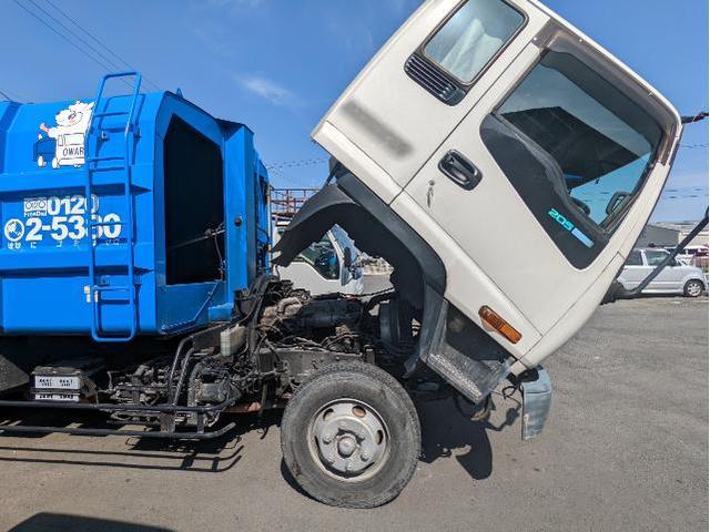 パッカー車にバックカメラとルームミラーモニター取り付け　出張作業　愛知県