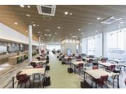 ショールーム内も広々！ぜひご家族皆様でお越しください。