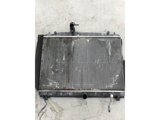 セレナ　ラジエーター交換