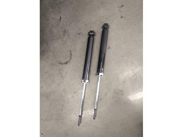 ヴェルファイア　ショックアブソーバー交換