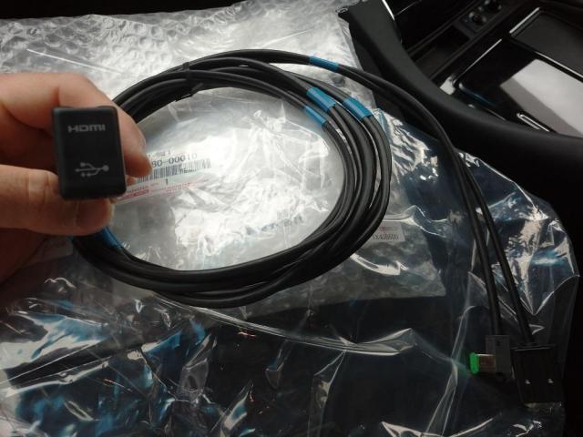 30ヴェルファイアの純正ナビ(NSZN-Z66T)へトヨタ純正の 30ヴェルファイアの純正ナビ(NSZN-Z66T)へトヨタ純正の