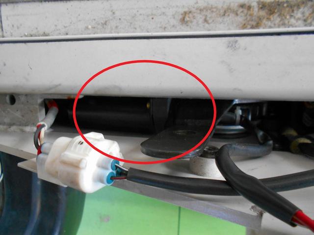 【豊明市　トヨタ　ハイエース】電動リフトが動かない。　電動リフトモーター応急修理