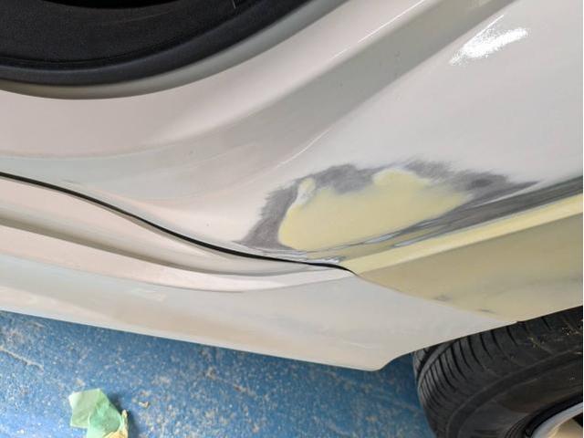 トヨタ ヤリス 塗装