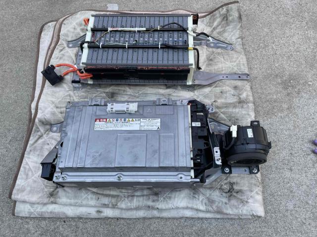 TOYOTA アクア ハイブリッドバッテリー交換 P0A80 電池内部異常 TOYOTA アクア ハイブリッドバッテリー交換 P0A80 電池内部異常