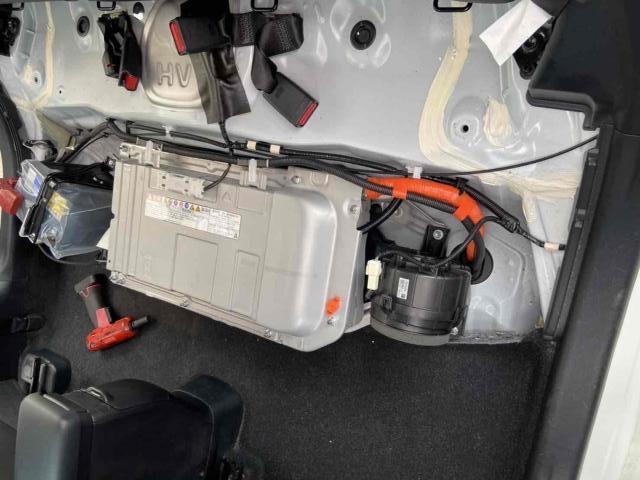 トヨタ　アクア　NHP10　ハイブリッドバッテリー交換　P0A80　電池内部異常