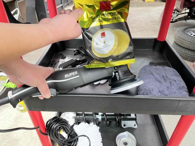 トヨタ　ハリアーハイブリッド　磨き＆コーティング　AVU65W