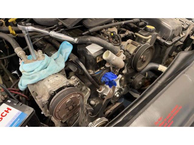 JEEP チェロキー ラジエーター交換 ウォーターポンプ交換 JEEP チェロキー ラジエーター交換 ウォーターポンプ交換