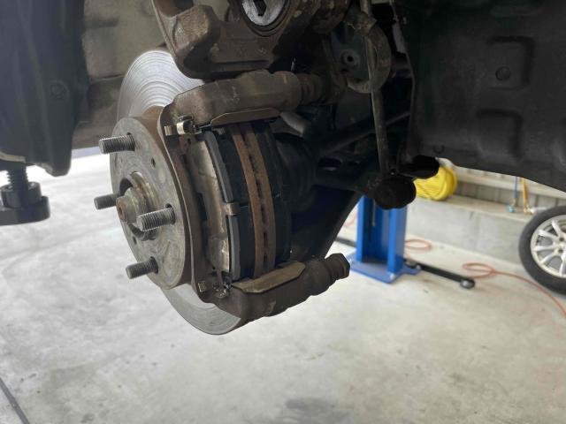 スズキ　エブリイ　DA64V　継続車検　タイロッドエンドブーツ交換　ブレーキパット交換　スタビラーザーリンク交換