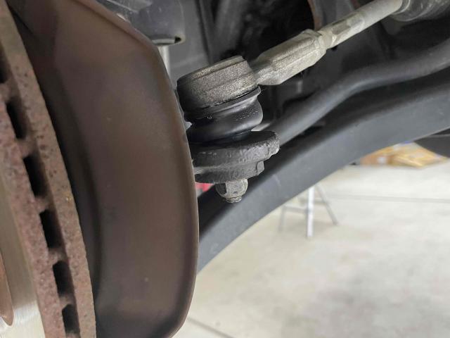 スズキ　エブリイ　DA64V　継続車検　タイロッドエンドブーツ交換　ブレーキパット交換　スタビラーザーリンク交換