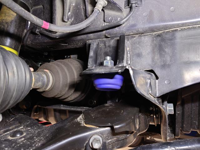 Genb(玄武) ハイエース(4WD) バンプストッパー [フロント Genb(玄武) ハイエース(4WD) バンプストッパー [フロント