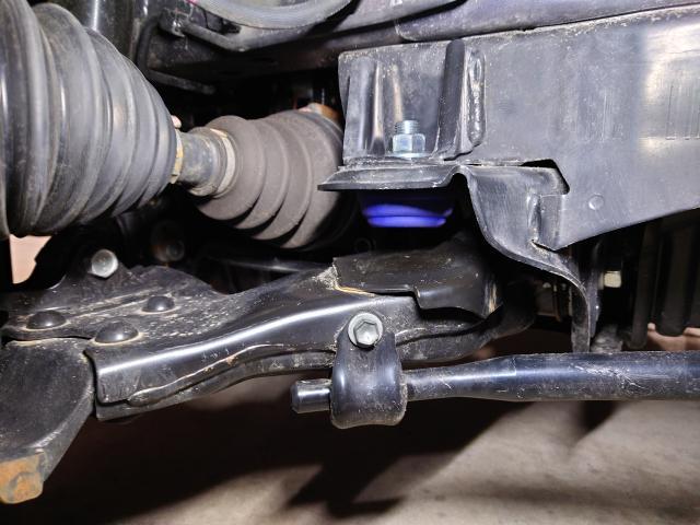 Genb(玄武) ハイエース(4WD) バンプストッパー [フロント Genb(玄武) ハイエース(4WD) バンプストッパー [フロント